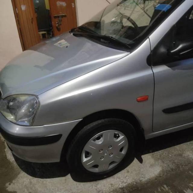 https://images10.gaadi.com/usedcar_image/4585157/original/processed_2ef114cc-d439-4e21-a8ed-c0decfa674f7.jpg?imwidth=6401