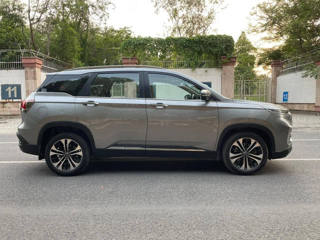 https://images10.gaadi.com/usedcar_image/4585162/original/processed_a3d1a9f0e986e78b5442e1624a7fff23.jpg?imwidth=6401