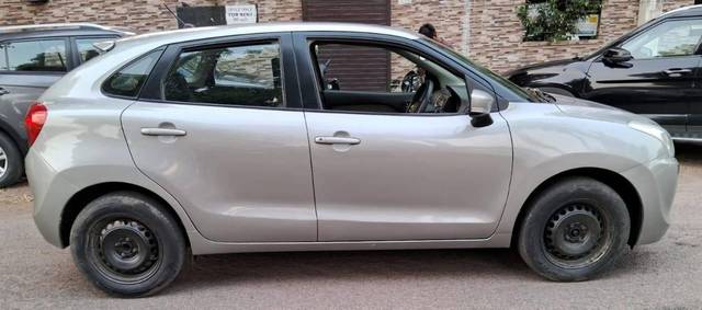 https://images10.gaadi.com/usedcar_image/4585163/original/processed_7b758f73e734503b3a935cf32659c8a5.jpg?imwidth=6402