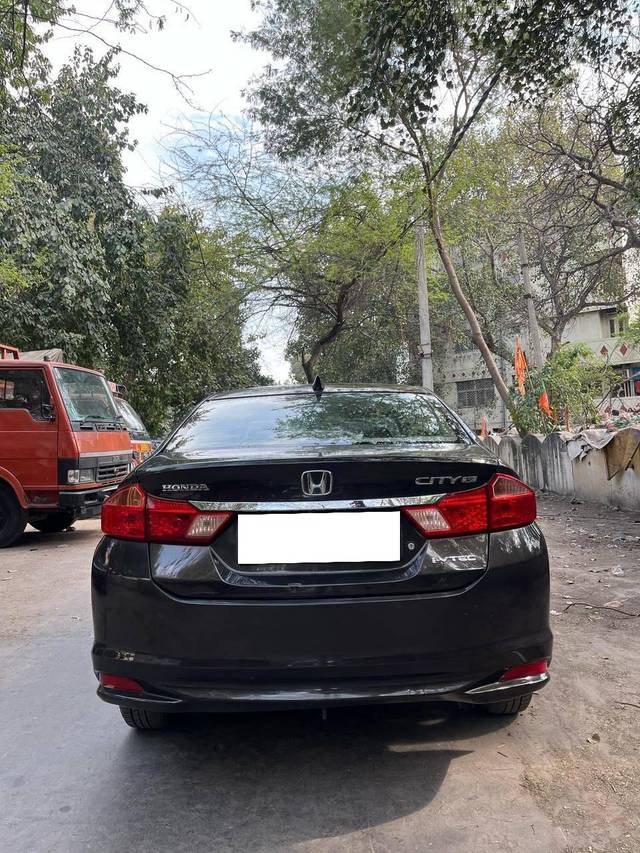 https://images10.gaadi.com/usedcar_image/4585165/original/processed_d15ac8bed8163ec566c9d775fddf0382.jpg?imwidth=6401