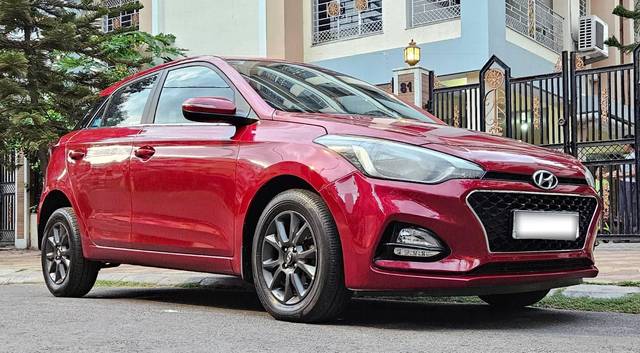 https://images10.gaadi.com/usedcar_image/4585166/original/processed_1b7ee482bf253980f212773bb21b0358.jpg?imwidth=6400