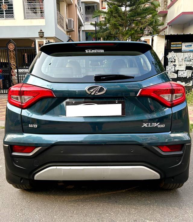 https://images10.gaadi.com/usedcar_image/4585168/original/processed_eec93e4c44debba36f50ec1ac7f773aa.jpg?imwidth=6401