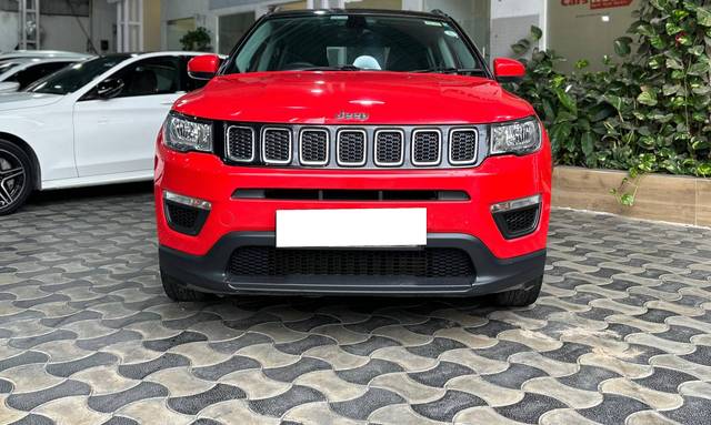 https://images10.gaadi.com/usedcar_image/4585169/original/processed_16f57c43616ea6b463a4b1d0ab2e2326.jpg?imwidth=6400