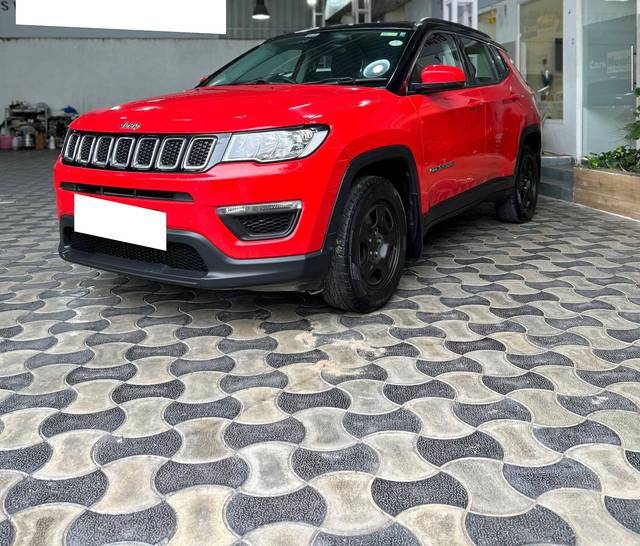 https://images10.gaadi.com/usedcar_image/4585169/original/processed_6a397368b906a02d3caff3b95baea60b.jpg?imwidth=6401