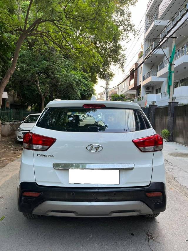 https://images10.gaadi.com/usedcar_image/4585170/original/processed_f4ab6cc850553b933c044afc0780c968.jpg?imwidth=6401