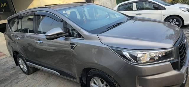 https://images10.gaadi.com/usedcar_image/4585173/original/processed_8a5cfbba96cc9bc163f5fe7ec03952f9.jpg?imwidth=6401