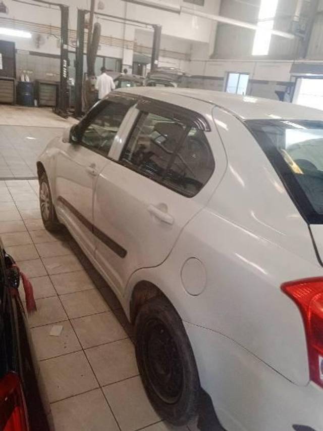 https://images10.gaadi.com/usedcar_image/4585175/original/processed_aaf7eb52-2124-455b-9e39-252a3bd8c7a7.jpg?imwidth=6402