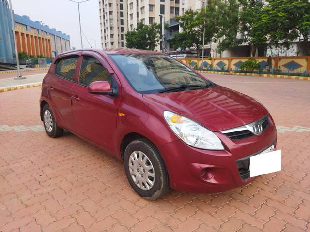 https://images10.gaadi.com/usedcar_image/4585179/original/processed_9ad79c17d5b2014d7df6be0aecb2fbfa.jpg?imwidth=6400