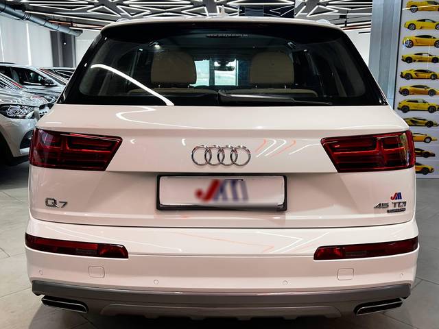 https://images10.gaadi.com/usedcar_image/4585209/original/processed_aec7c8b9d4a98e018f3f08388ce5efc2.jpg?imwidth=6402