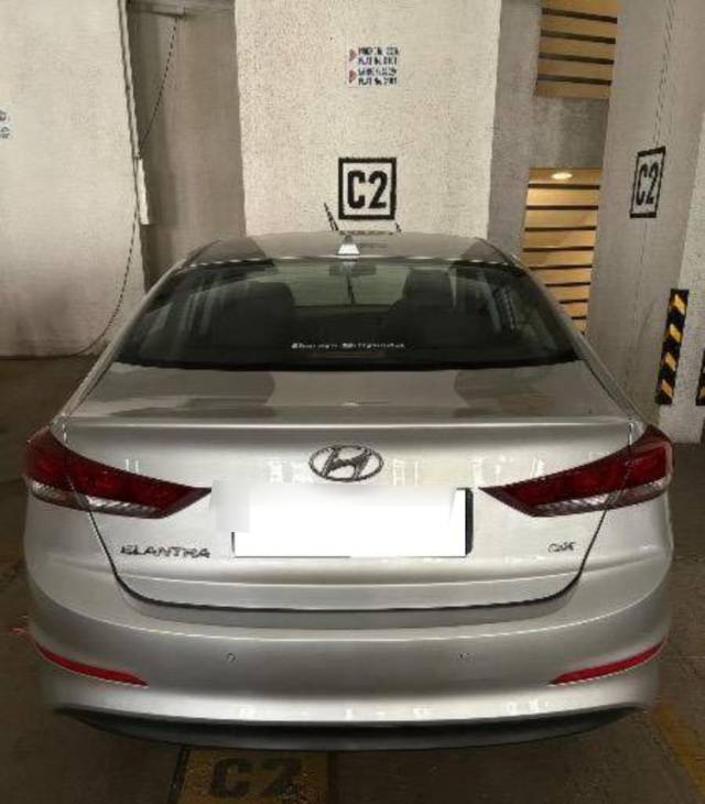 https://images10.gaadi.com/usedcar_image/4585212/original/processed_processed_5c45d977-4a7e-4525-b4c8-9163ec806567.jpeg?imwidth=6402