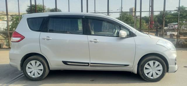 https://images10.gaadi.com/usedcar_image/4585214/original/50fead154ecd8d530704d7bf5d89bab1.jpg?imwidth=6401