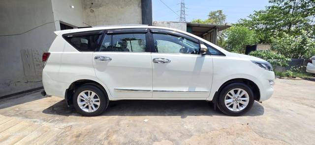 https://images10.gaadi.com/usedcar_image/4585216/original/processed_4e9a87dde9ac4f60b0527ee44e587da6.jpg?imwidth=6401