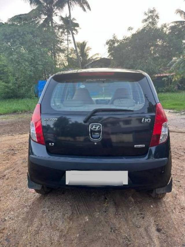 https://images10.gaadi.com/usedcar_image/4585229/original/processed_76e13271-d01d-437b-92bd-65cc35794726.jpeg?imwidth=6402