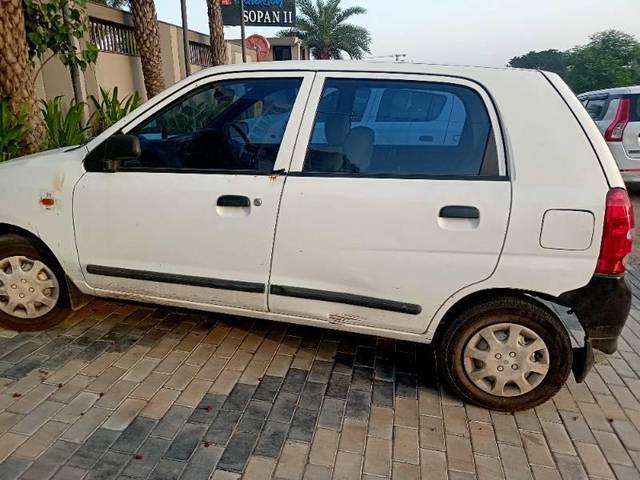 https://images10.gaadi.com/usedcar_image/4585234/original/processed_ba0e5bf8-3ccc-4374-9edb-ca58868c1804.jpg?imwidth=6402