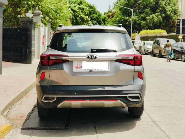 https://images10.gaadi.com/usedcar_image/4585247/original/processed_993e5110d78b3435654f0d5dab8db6d5.jpeg?imwidth=6402