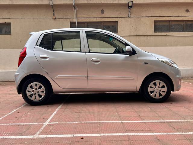 https://images10.gaadi.com/usedcar_image/4585248/original/7c0102c89c6591ac1882194e1cecb2cb.jpeg?imwidth=6401