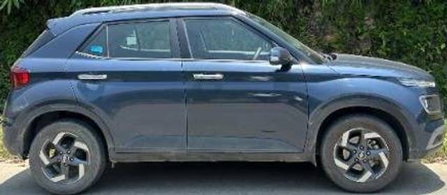 https://images10.gaadi.com/usedcar_image/4585303/original/processed_6953e63e-c5e5-4dd3-bb1c-03bdc4727d32.jpg?imwidth=6401