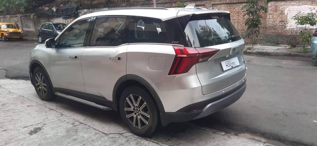 https://images10.gaadi.com/usedcar_image/4585313/original/processed_542e1d4cf9fe046523a7e1636a8c5e5e.jpg?imwidth=6402