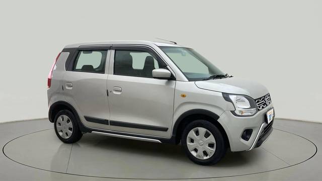 https://images10.gaadi.com/usedcar_image/4585316/original/1426bbb52d2877379bffbfc42b69388c.jpg?imwidth=6400