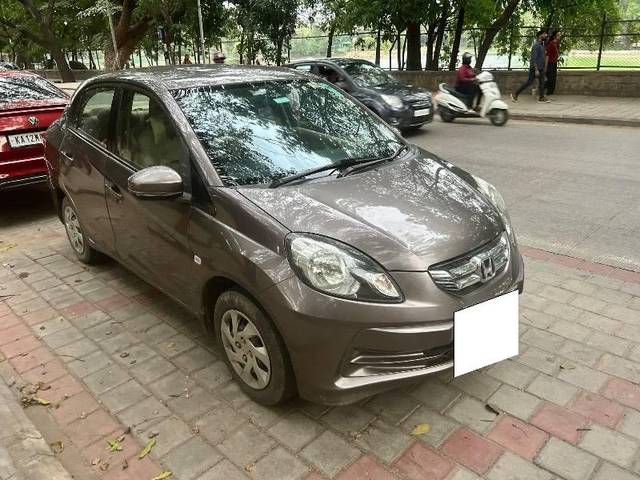https://images10.gaadi.com/usedcar_image/4585326/original/processed_83fcc8d4-4db9-4a7f-a295-b5a5ea0632ad.jpeg?imwidth=6400