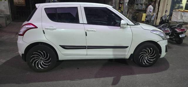 https://images10.gaadi.com/usedcar_image/4585332/original/processed_3a0709e9-70e9-4a3e-bdd2-6d887186fb13.jpg?imwidth=6402