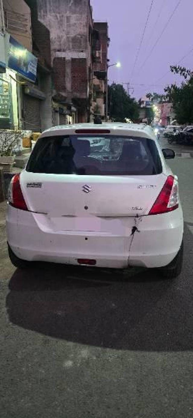 https://images10.gaadi.com/usedcar_image/4585332/original/processed_db713054-da9c-4bef-9b75-567fa2137dc5.jpg?imwidth=6401
