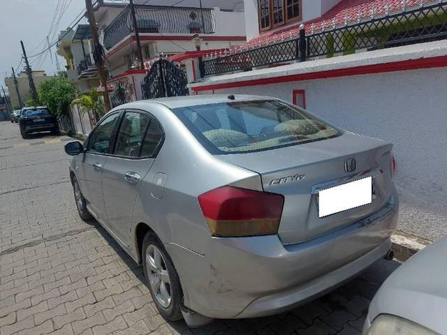 https://images10.gaadi.com/usedcar_image/4585340/original/processed_2bebb386-7c72-4372-b855-141088e5acaa.jpg?imwidth=6402