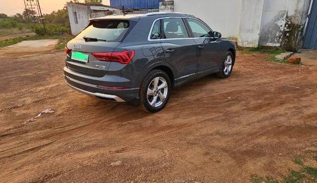https://images10.gaadi.com/usedcar_image/4585356/original/processed_c3cb4aa9-e2c5-42b1-aec2-01f2a0bbcd91.jpg?imwidth=6401