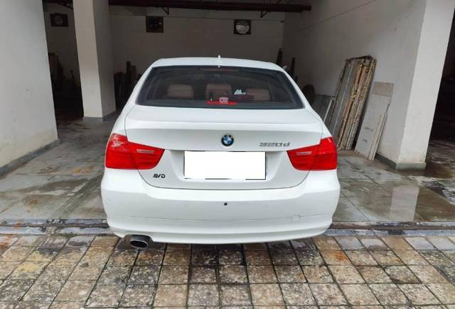 https://images10.gaadi.com/usedcar_image/4585359/original/processed_0b19cabb-603d-426f-b3a9-2f4a9318db3b.jpg?imwidth=6402