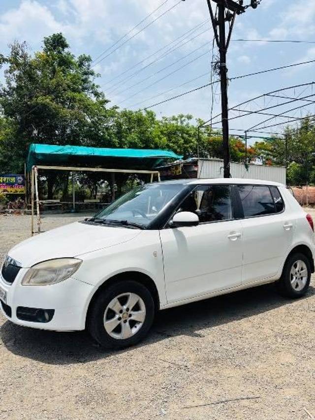 https://images10.gaadi.com/usedcar_image/4585360/original/processed_7018b851-838f-4819-9015-f5c8fcb3085a.jpeg?imwidth=6400