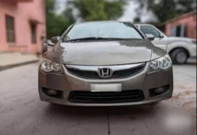 https://images10.gaadi.com/usedcar_image/4585415/original/08659bf6-393c-4e28-bfbc-591f4c50692d.?imwidth=6400