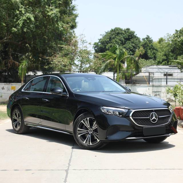 https://images10.gaadi.com/usedcar_image/4585424/original/processed_a23182ed-9e7d-47f0-aa91-4e455fe54dbe.jpg?imwidth=6400