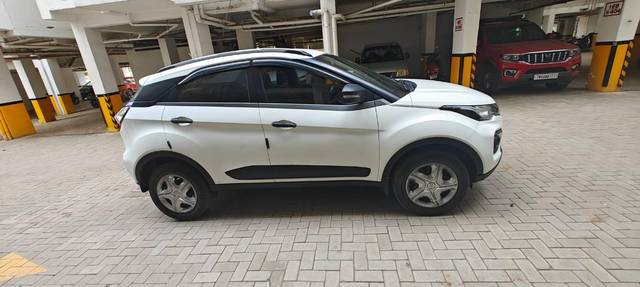 https://images10.gaadi.com/usedcar_image/4585426/original/processed_c1ab0d0d-eeaf-4529-bdc1-ed4b0b46ade0.jpg?imwidth=6402