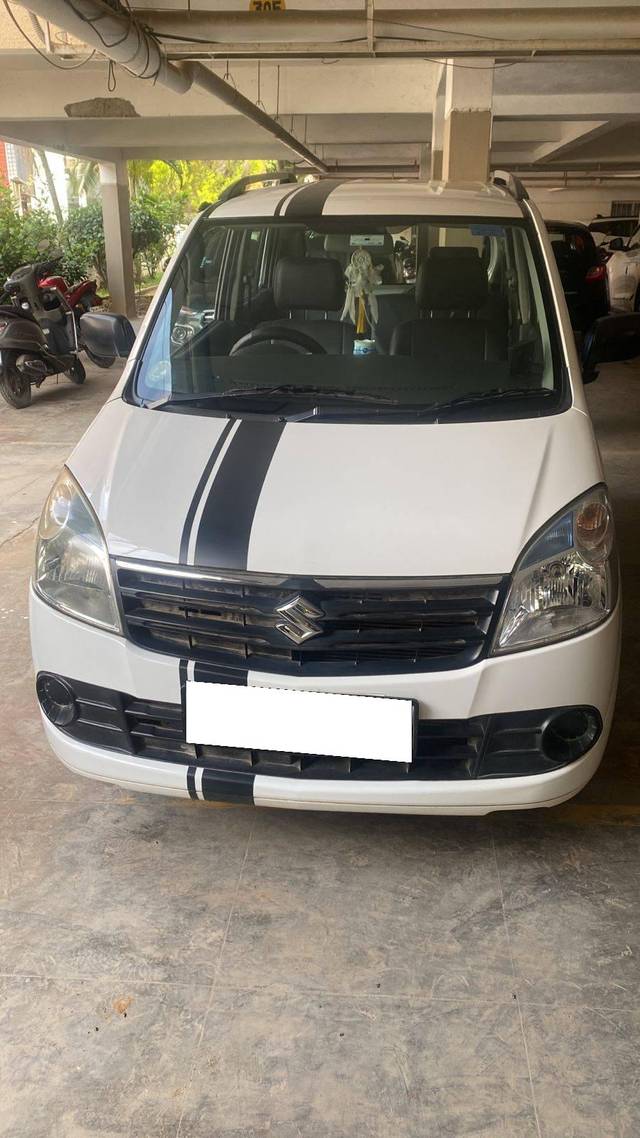 https://images10.gaadi.com/usedcar_image/4585484/original/processed_806597b3-b63e-4a84-ae95-5d06e40ed167.jpg?imwidth=6402