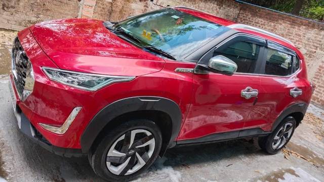 https://images10.gaadi.com/usedcar_image/4585521/original/processed_8281c4f1-eeca-479d-9860-54612b687add.jpg?imwidth=6400