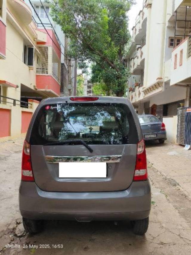 https://images10.gaadi.com/usedcar_image/4585523/original/processed_3cd25d23-d52a-46ba-88ee-0468e54dc488.jpg?imwidth=6402