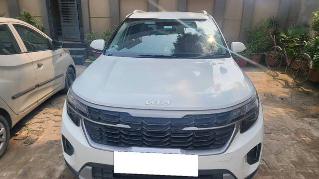 https://images10.gaadi.com/usedcar_image/4585540/original/processed_82cdfb43-c8af-455d-babc-1437f0f3a480.jpg?imwidth=6400