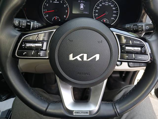 https://images10.gaadi.com/usedcar_image/4585562/original/8729adb3-9f26-4a7a-965a-57f438df0ed3.jpg?imwidth=6402