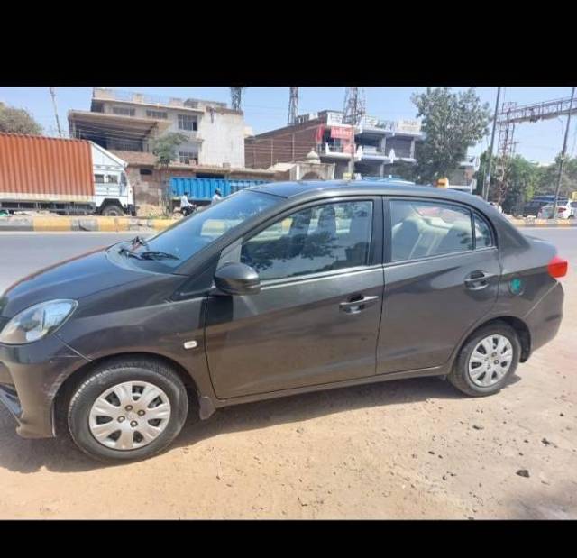https://images10.gaadi.com/usedcar_image/4585593/original/processed_10215fc8-d831-403c-8664-7af8ab30625a.jpg?imwidth=6400