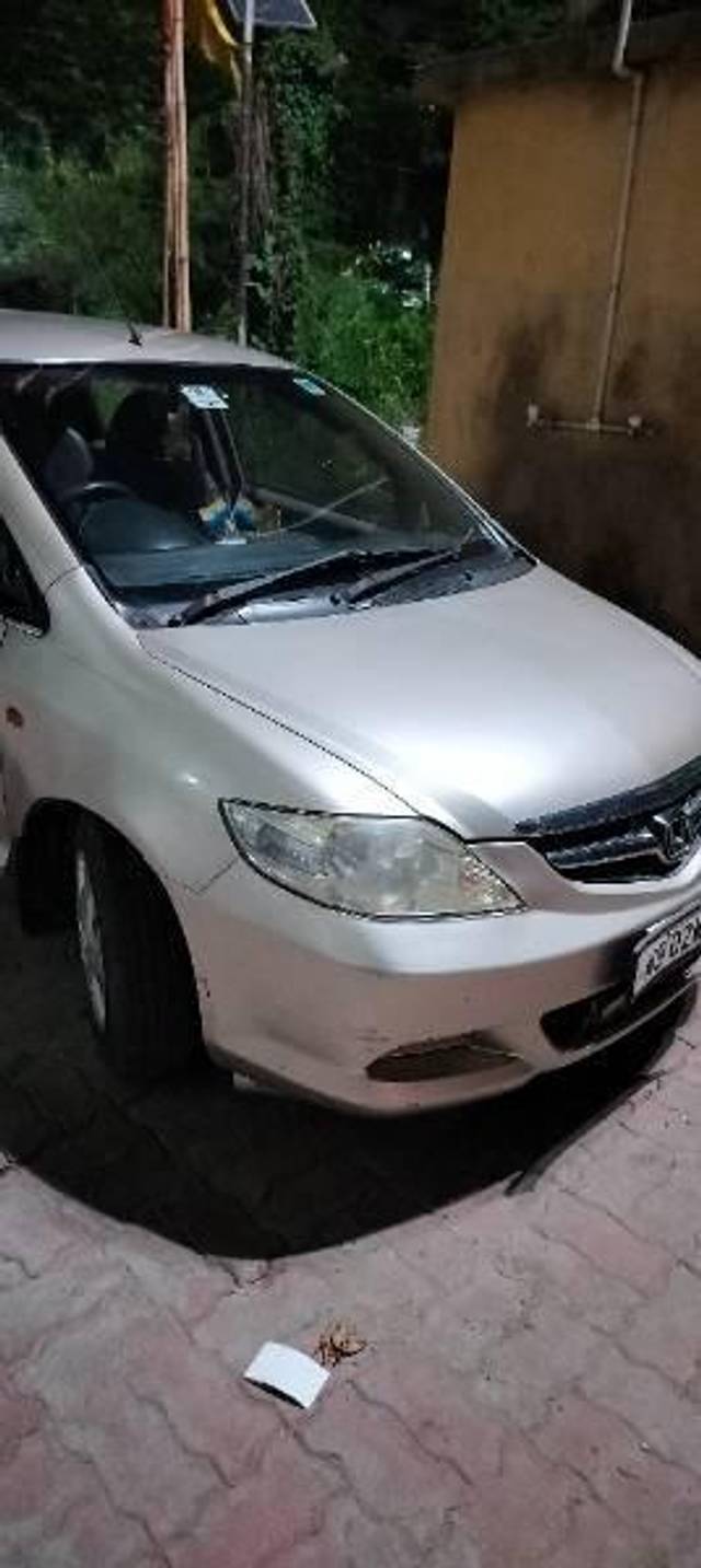 https://images10.gaadi.com/usedcar_image/4585608/original/processed_b10f892d-8bd9-4cce-a5af-dfd7f42cd244.jpg?imwidth=6400