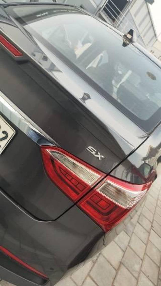 https://images10.gaadi.com/usedcar_image/4585617/original/processed_89eacee8-9169-4004-9351-1490d12b8dfc.jpeg?imwidth=6402