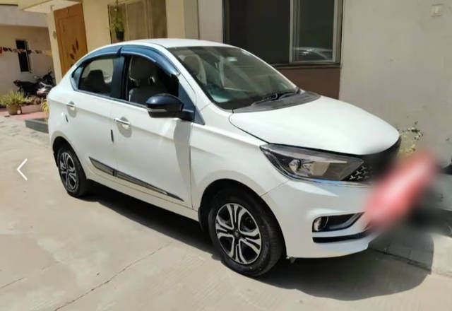 https://images10.gaadi.com/usedcar_image/4585646/original/38cd0865-10ad-4c80-8bde-53b78c6a528e.?imwidth=6400