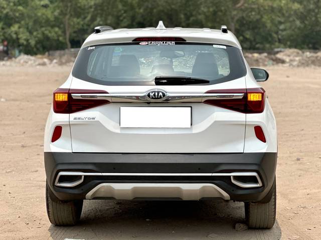 https://images10.gaadi.com/usedcar_image/4585738/original/processed_87ccb4d7-b487-442d-8a78-ac34d31cbcff.jpg?imwidth=6402