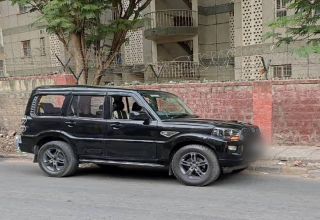 https://images10.gaadi.com/usedcar_image/4585739/original/bd0509e0-6282-4471-8ae1-8fac6fe354e7.?imwidth=6401