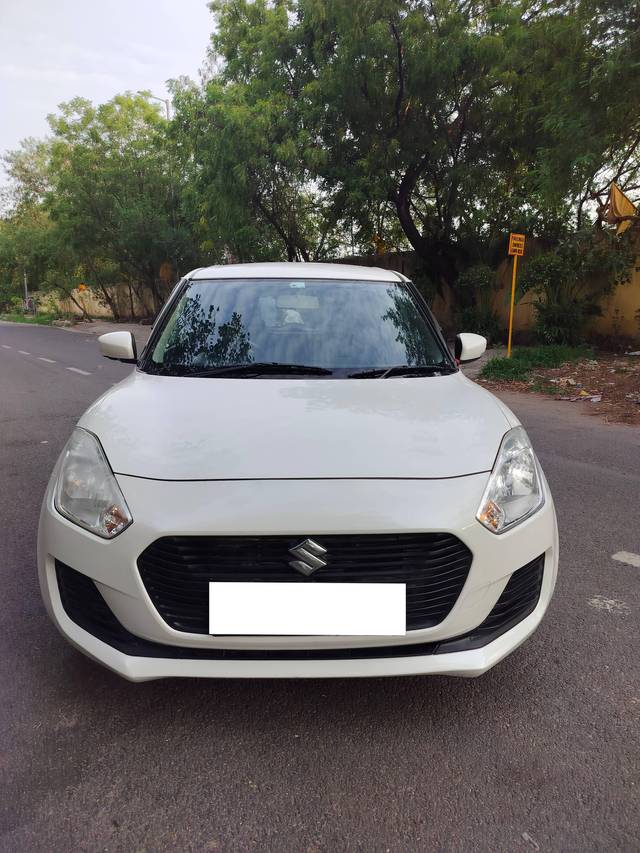 https://images10.gaadi.com/usedcar_image/4585802/original/processed_8a1260a3b926611eea69aaf34c2ae6de.jpg?imwidth=6402