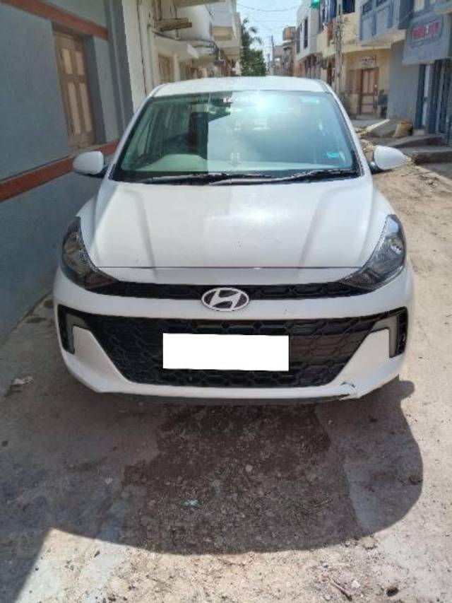 https://images10.gaadi.com/usedcar_image/4585804/original/processed_6cd47667-3252-4b26-b3a5-7c834f03d9af.jpg?imwidth=6400
