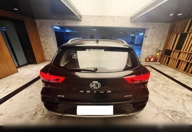 https://images10.gaadi.com/usedcar_image/4585807/original/6b17b78e-4cf6-42d7-a70c-065c79e79ad2.?imwidth=6401