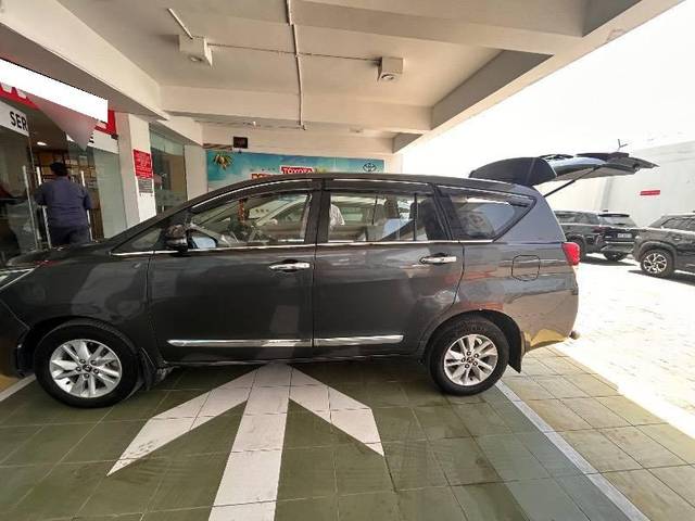 https://images10.gaadi.com/usedcar_image/4585912/original/processed_eef28673-b3ae-48a0-94e7-ed6f986277ab.jpeg?imwidth=6402