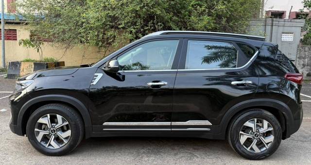 https://images10.gaadi.com/usedcar_image/4585917/original/processed_3853329a4825c773b34a72a9d455c596.jpg?imwidth=6402