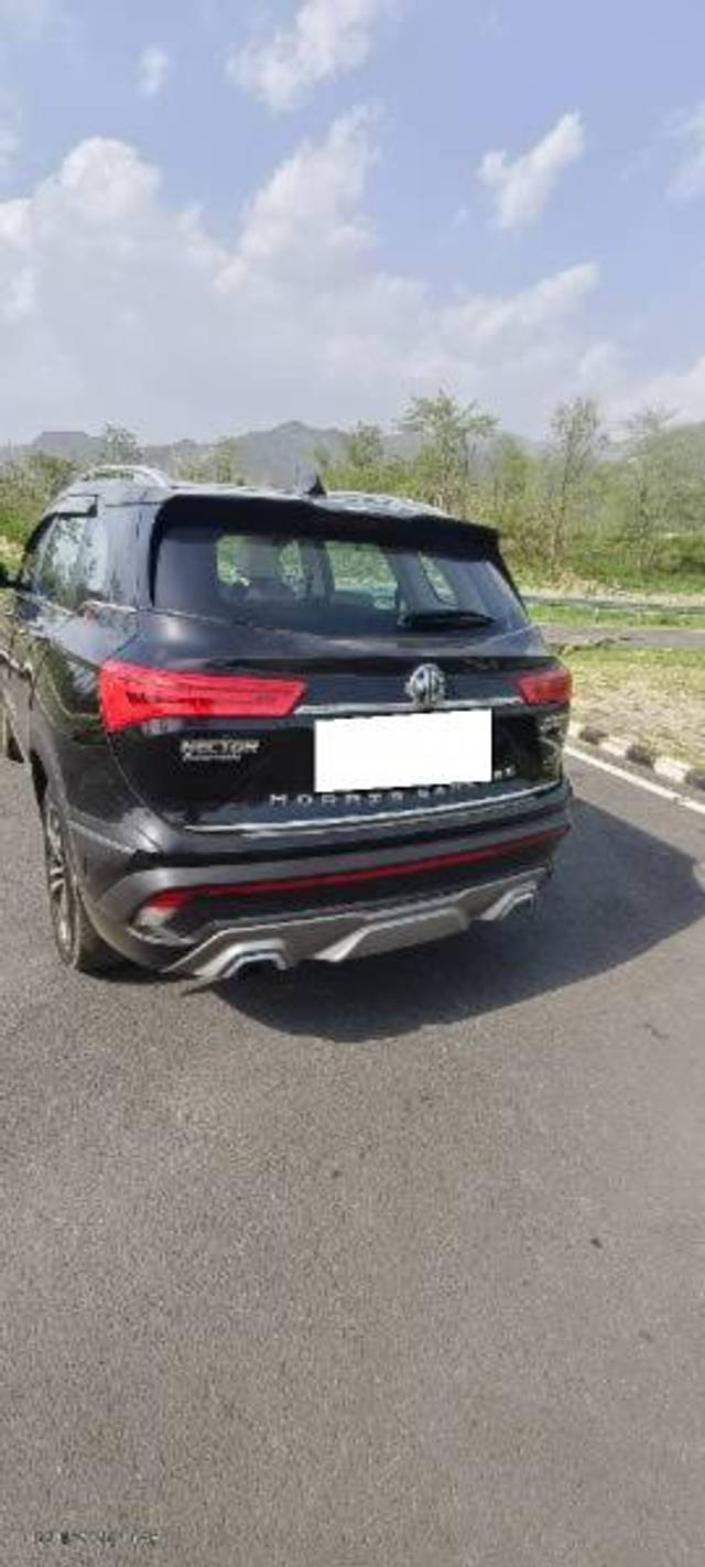 https://images10.gaadi.com/usedcar_image/4585921/original/processed_438f4891-cf7c-4c52-95a7-4262b6583090.jpg?imwidth=6401